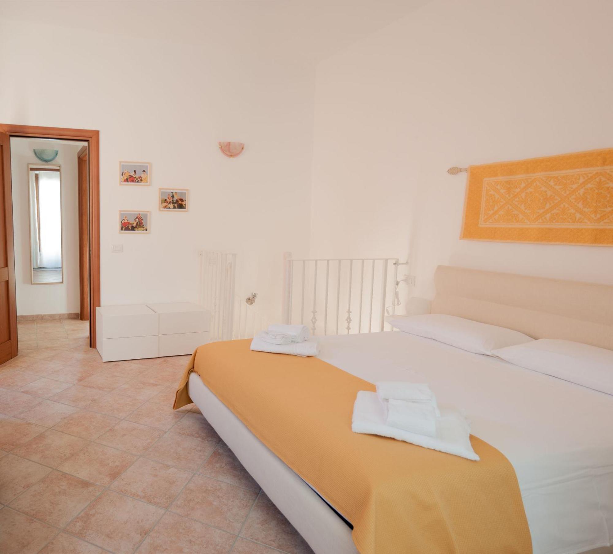 Sotza'S Little House Villa Padru Bagian luar foto