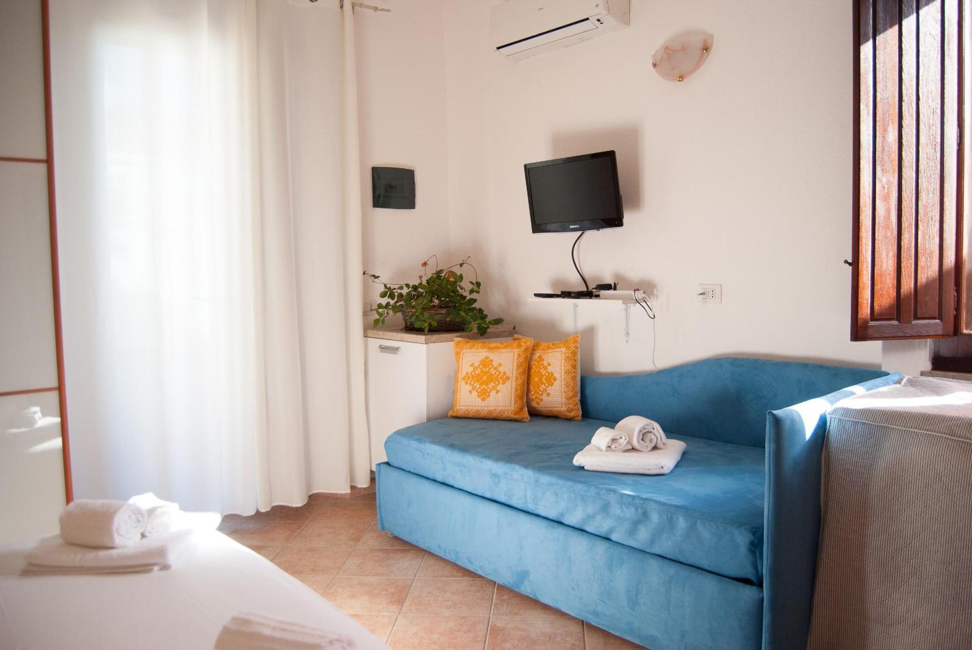 Sotza'S Little House Villa Padru Bagian luar foto